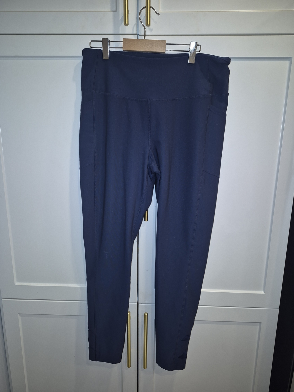 Mondetta Navy High-Rise Performance Leggings with Side Pockets
